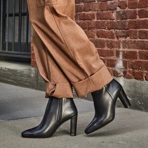 Inez Paz 90 Boots in Black Calf Leather size 7.5